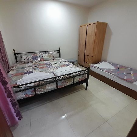 Farah Plaza Hostel &Hotel Apartments อคาบา ภายนอก รูปภาพ